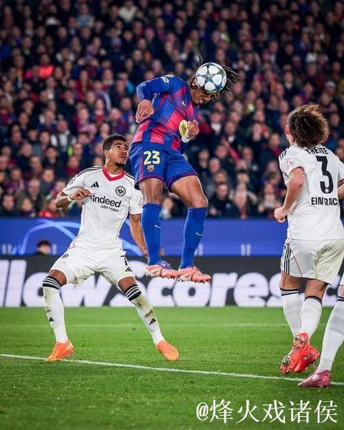 欧冠：巴萨铁卫三分钟完成救赎：梅开二度助巴萨