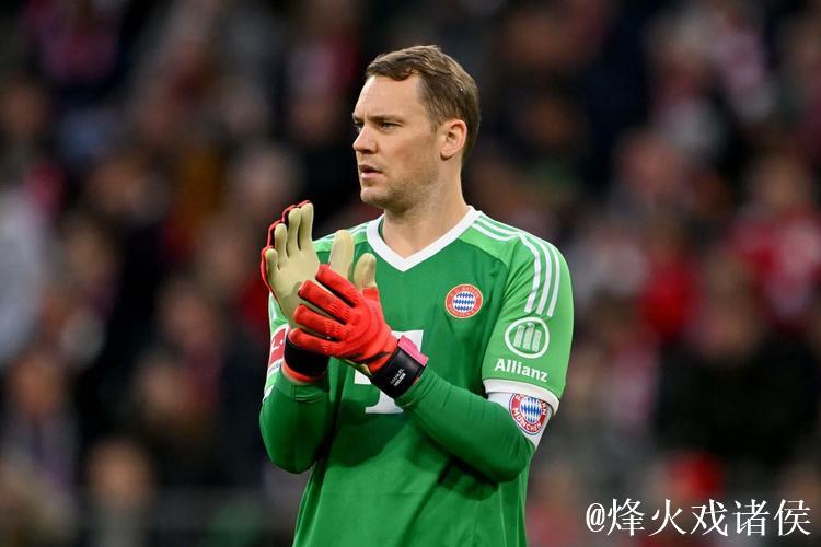 这才是主业，诺伊尔对阵美因茨的比赛中亲自投掷